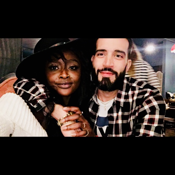 Meet your Posher, Myia - Picture 2 of 7